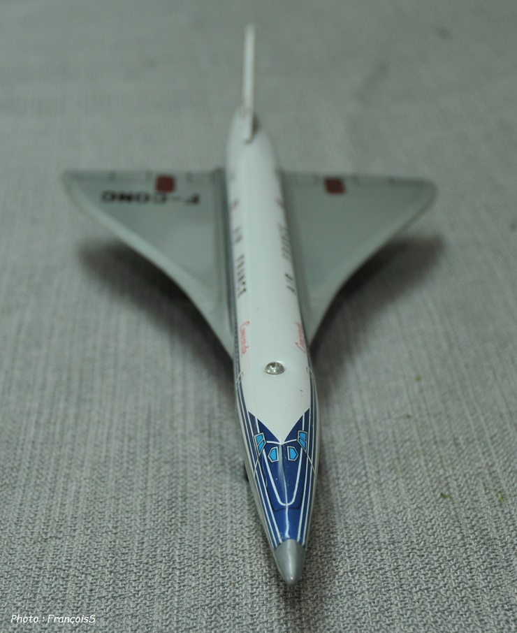 Jouet Concorde en tôle