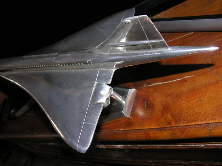 Maquette Concorde en aluminium (échelle 1/100)