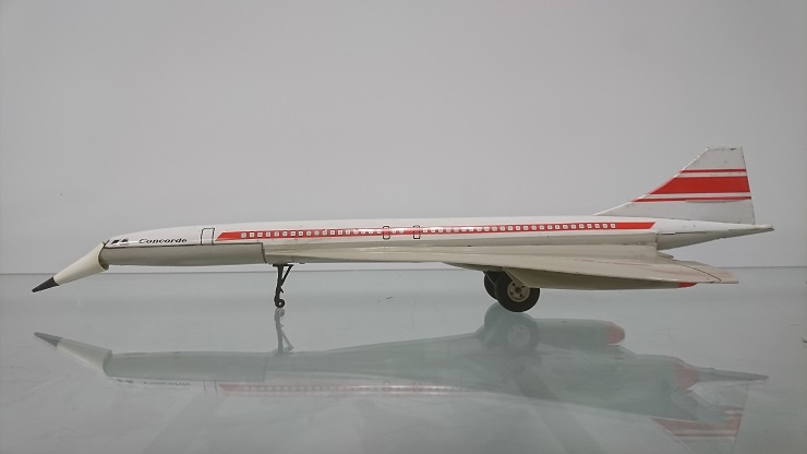 Maquette Concorde à friction 1960 (échelle 1/100)