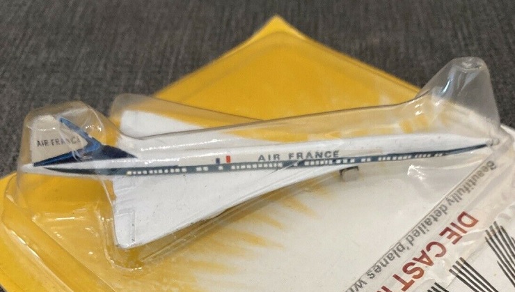 Maquette SUPER WINGS Concorde Air France (échelle 1/400)