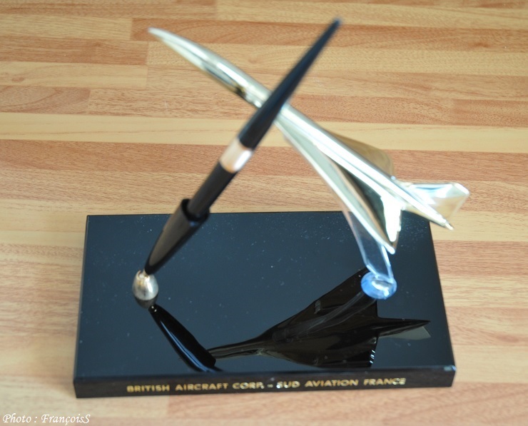 Stylo et maquette Concorde (Années 60)