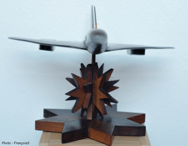Maquette supersonique en bois (Années 50)