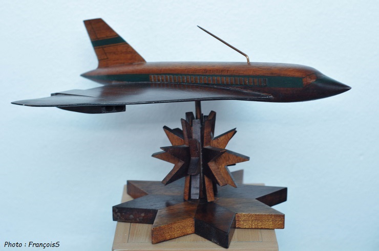 Maquette supersonique en bois (Années 50)