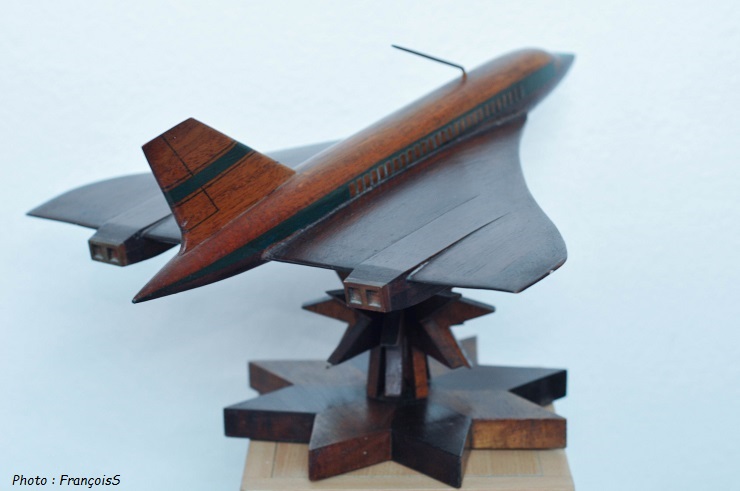 Maquette supersonique en bois (Années 50)