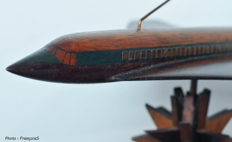 Maquette supersonique en bois (Années 50)