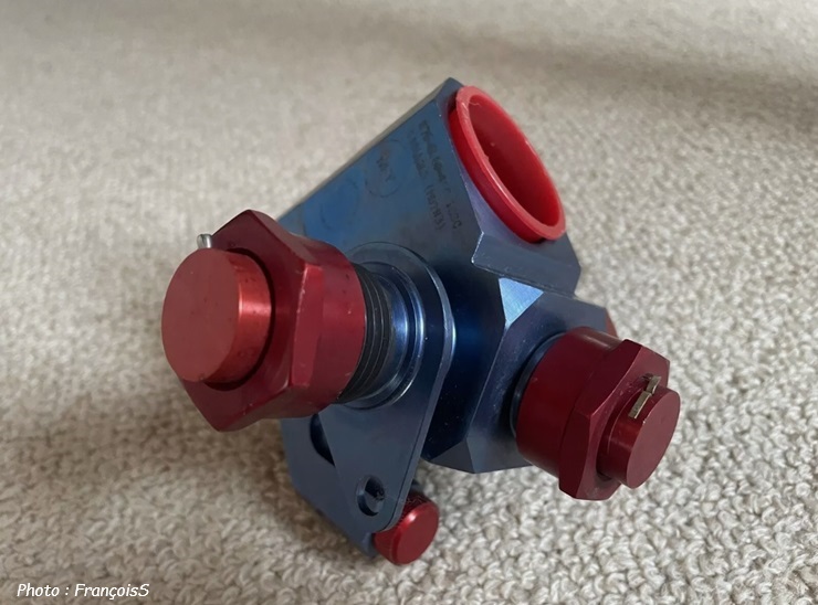 Olympus : raccord hydraulique