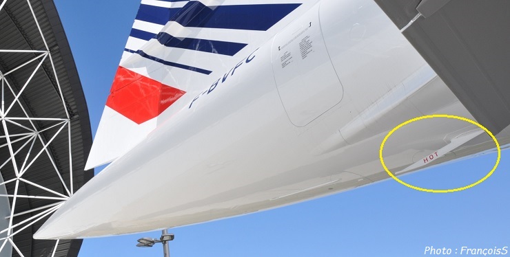 Fuselage : Mât de drainage d'eau (Water Drain Mast)