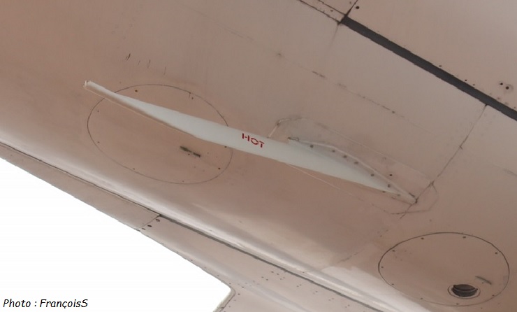 Fuselage : Mât de drainage d'eau (Water Drain Mast)