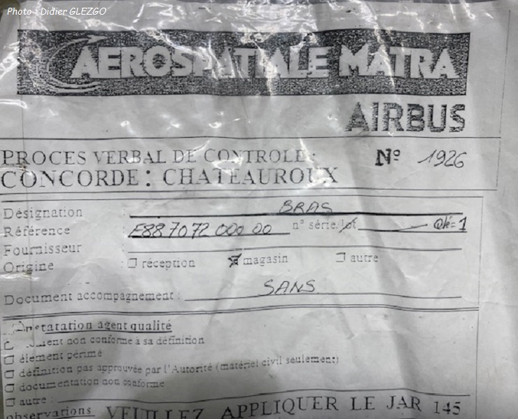 Fuselage : Charnière secondaire de porte