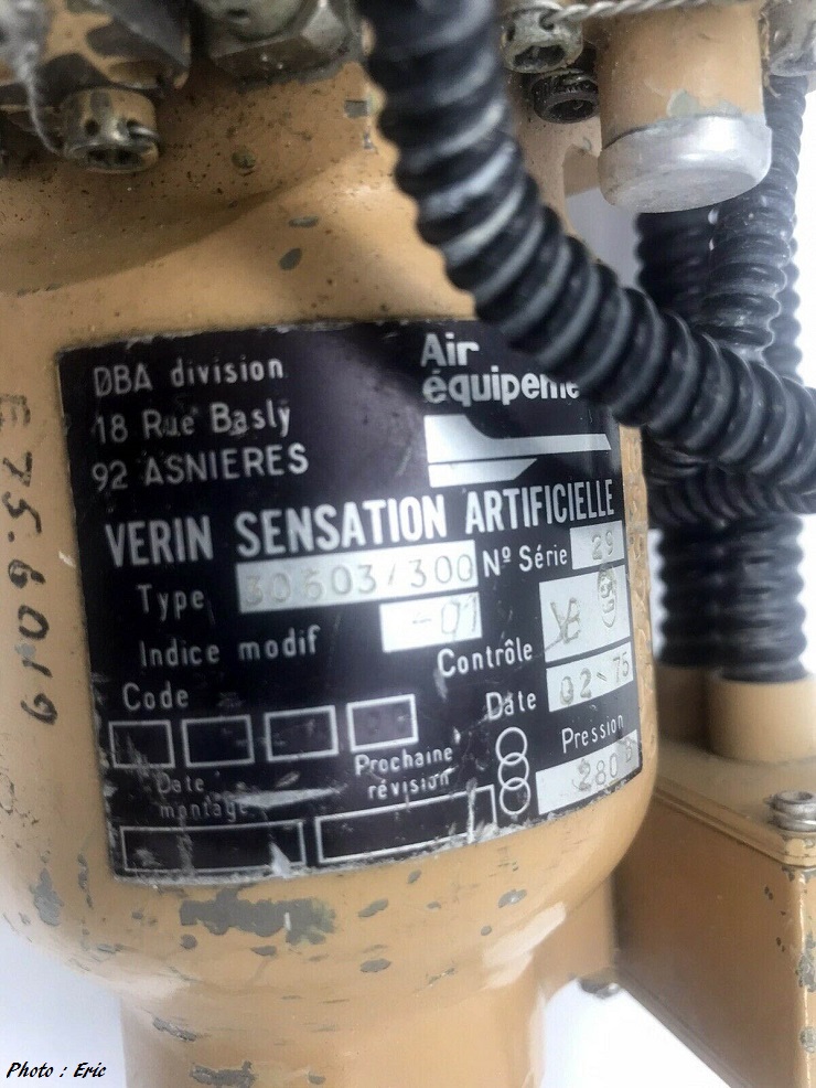 Cockpit : Vérin de sensations artificielles lacet (Artificial feel - Hydraulic Yaw)