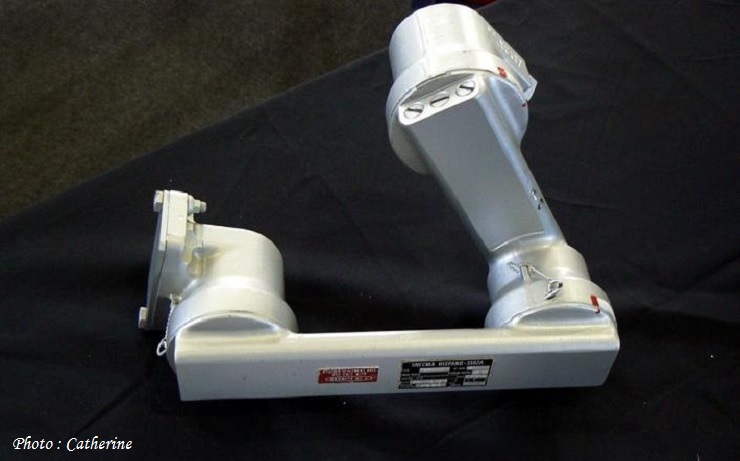 Fuselage : Compas hydraulique (Hydraulic Swivel)