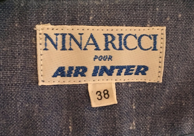 Page N°191 : Tenue d'Hôtesse de la Compagnie AIR INTER (Année 1990) 