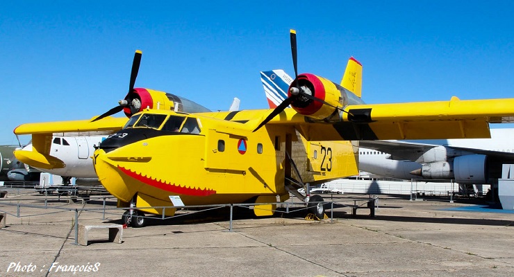 Pilote CL 215