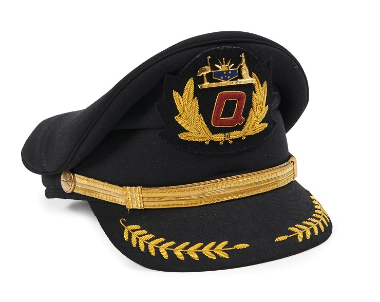 Page N°224 : Uniforme de Commandant de Bord Quantas - Signature John Travolta