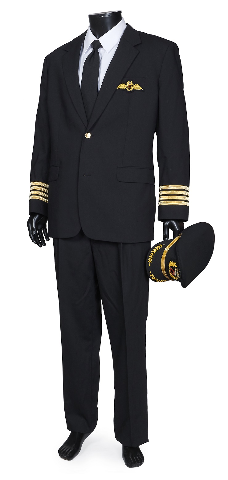 Page N°224 : Uniforme de Commandant de Bord Quantas - Signature John Travolta