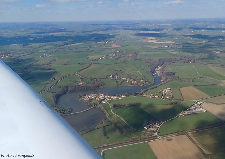28 février 2023 : Vol vers Fontenay Le Comte en Robin DR401-120 