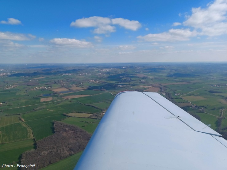 28 février 2023 : Vol vers Fontenay Le Comte en Robin DR401-120 