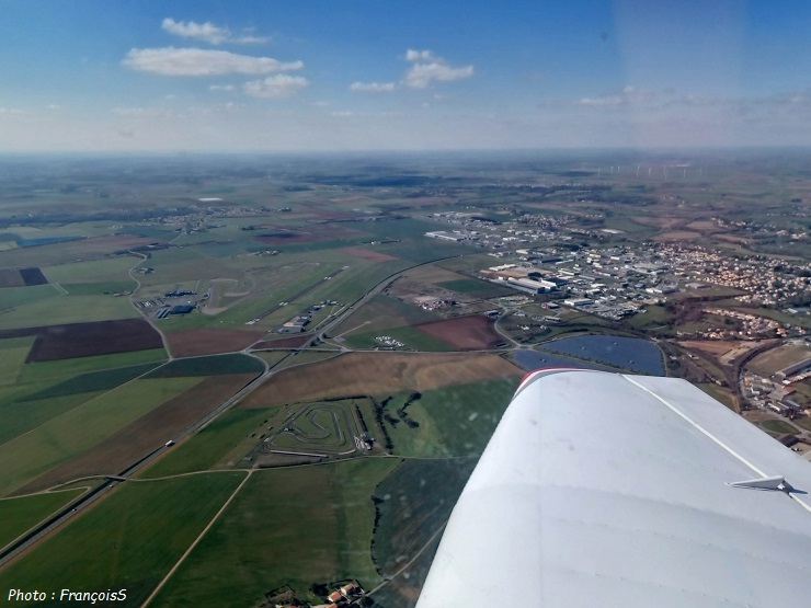 28 février 2023 : Vol vers Fontenay Le Comte en Robin DR401-120 