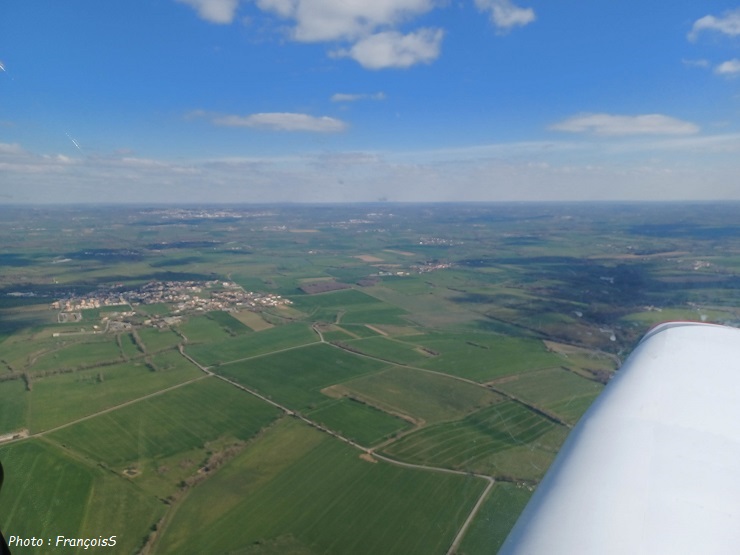 28 février 2023 : Vol vers Fontenay Le Comte en Robin DR401-120 