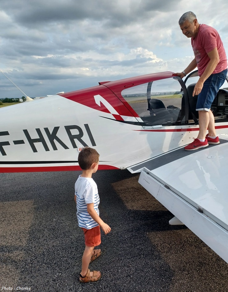 22 Juin 2023 : Vol en Robin DR401-120 avec Charles et son fils