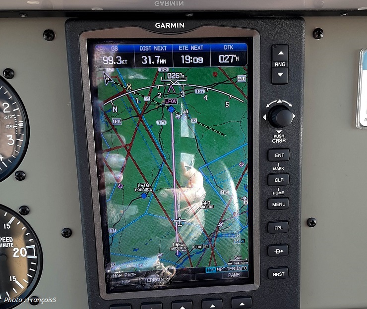29 Mars 2021 : Vol en Robin DR401 à destination de Laval