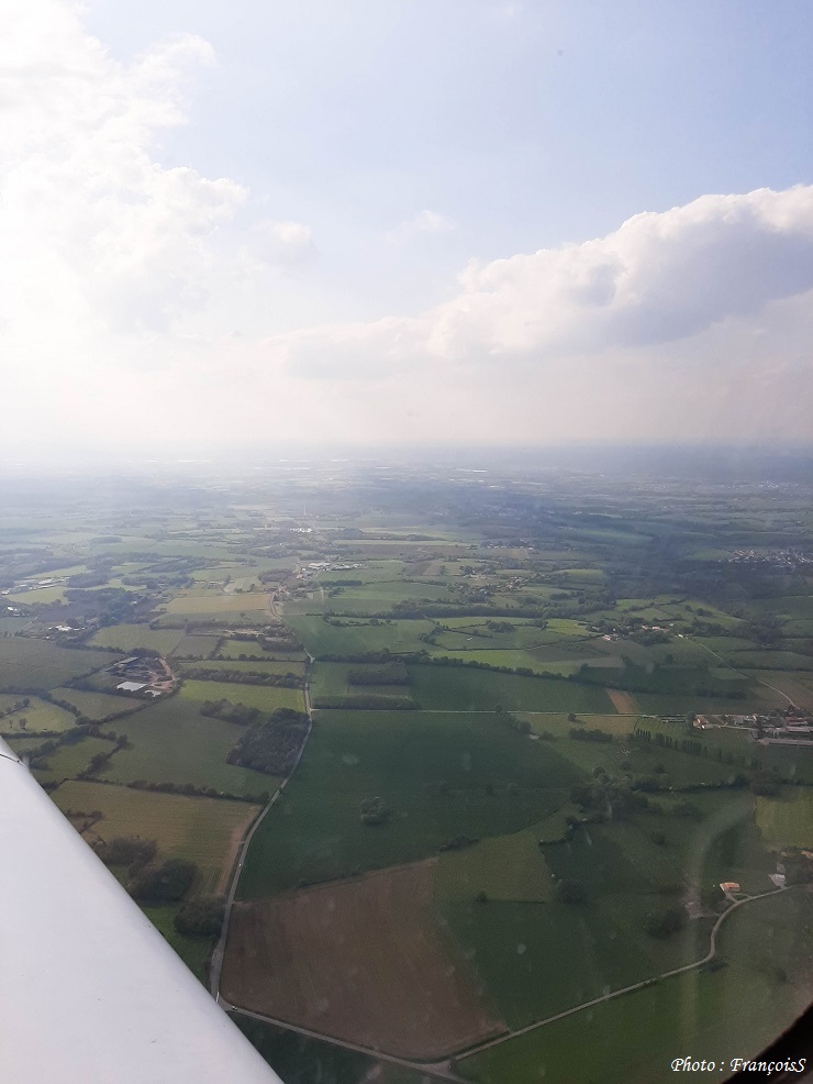 Vol vers Montaigu en Robin DR401