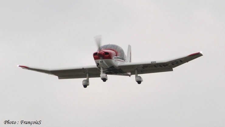 04 Septembre 2022 : Robin DR401 en tours de piste