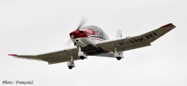 04 Septembre 2022 : Robin DR401 en tours de piste