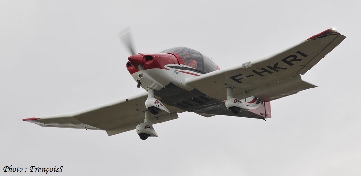 04 Septembre 2022 : Robin DR401 en tours de piste