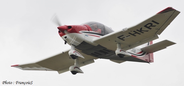 04 Septembre 2022 : Robin DR401 en tours de piste
